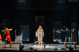 Swallow της Stef Smith - Σκηνοθεσία: Χάρης Θώμος - Φωτογραφία: Γιώργος Κόγιας