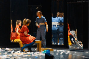 Swallow της Stef Smith - Σκηνοθεσία: Χάρης Θώμος - Φωτογραφία: Γιώργος Κόγιας