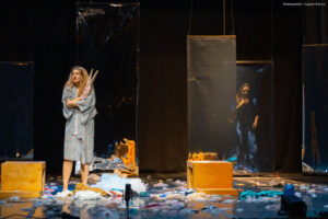 Swallow της Stef Smith - Σκηνοθεσία: Χάρης Θώμος - Φωτογραφία: Γιώργος Κόγιας